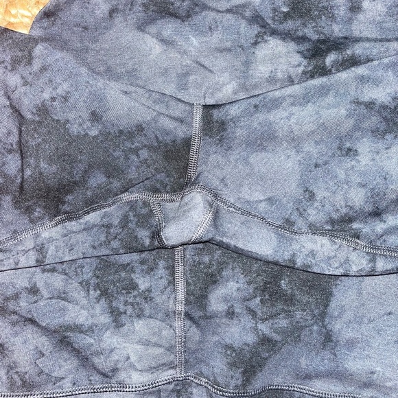Old Navy Black Tie-Dye Hightise Workout set - leggings and top XL - Picture 4 of 4